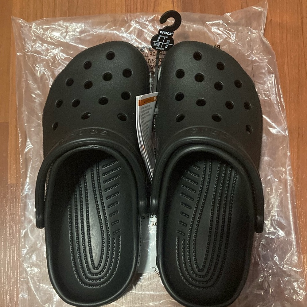 Black Crocs Kids Size 5